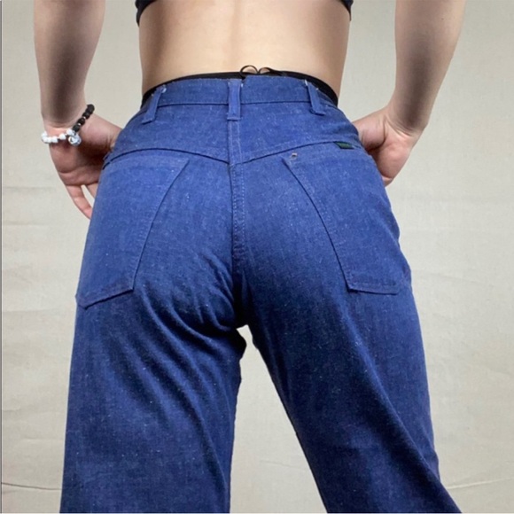 ❤️VINTAGE❤️ ELY jeans with gold accents and sequin American flags around bottom - Picture 5 of 11